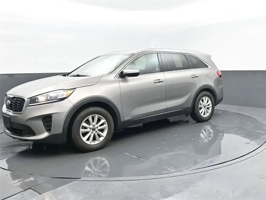2019 Kia Sorento LX photo 1