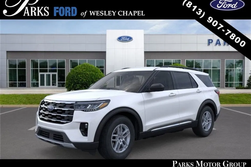 2025 Ford Explorer photo 1