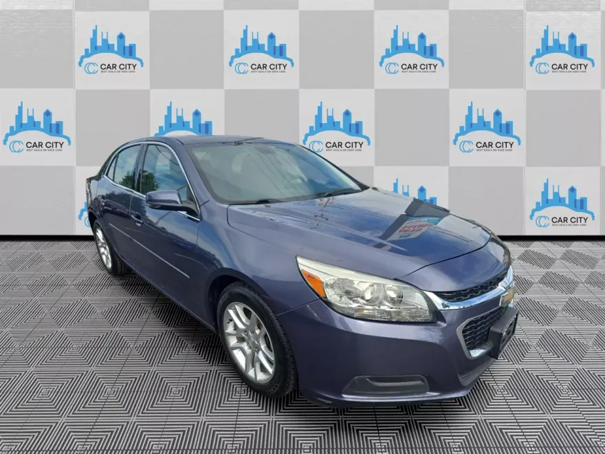 2015 Chevrolet Malibu 1LT photo 1