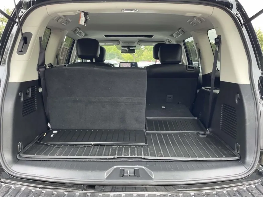 2024 Nissan Armada SL photo 1