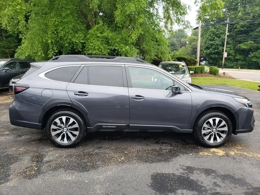 2024 Subaru Outback Limited photo 1