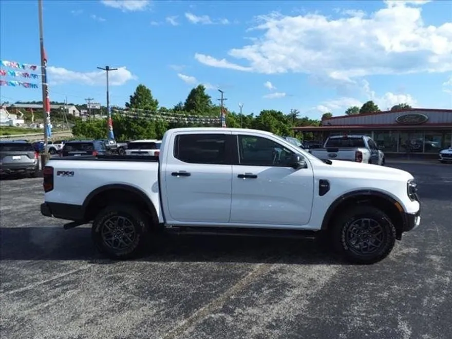 2024 Ford Ranger XLT photo 2