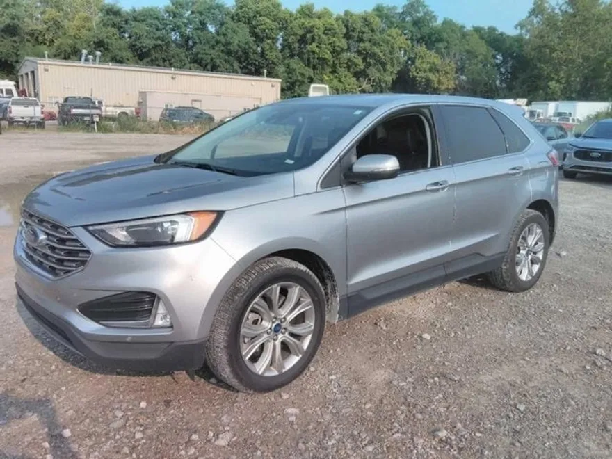 2022 Ford Edge Titanium photo 1