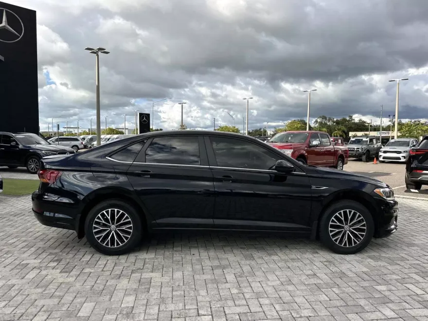 2019 Volkswagen Jetta SEL photo 1
