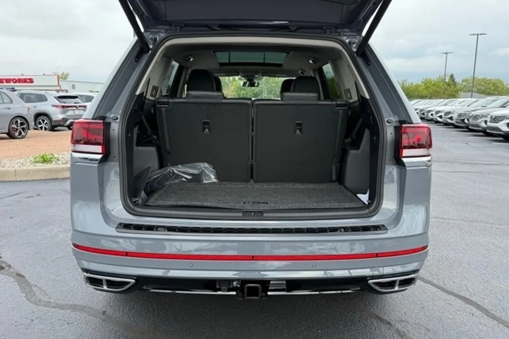 2026 Volkswagen Atlas SEL Premium R-Line photo 1