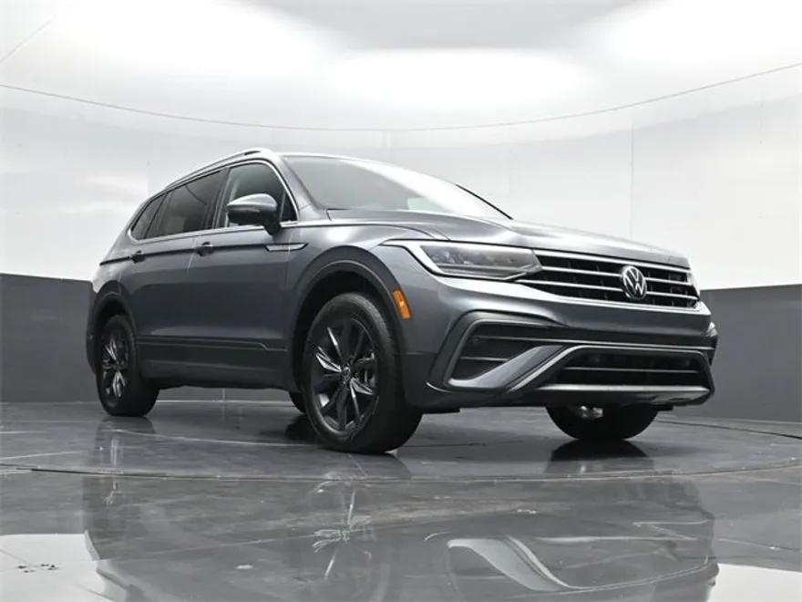 2024 Volkswagen Tiguan SE Wolfsburg Edition photo 1