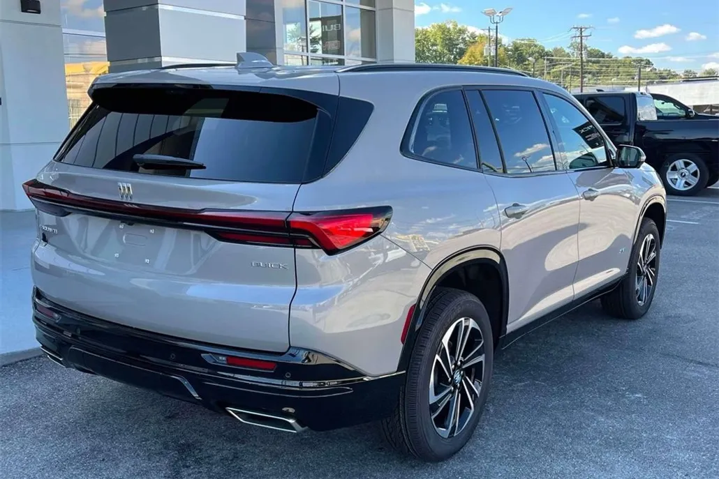 2026 Buick Enclave Sport Touring photo 1