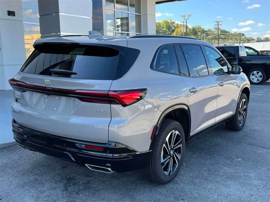2026 Buick Enclave Sport Touring photo 1