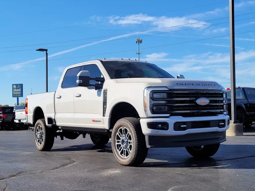 2023 Ford F-350 photo 1