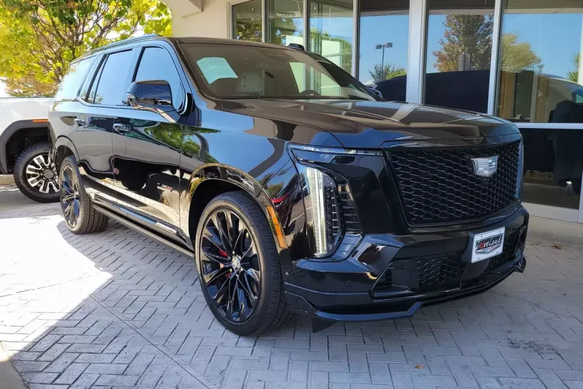 2025 Cadillac Escalade V-Series photo 1