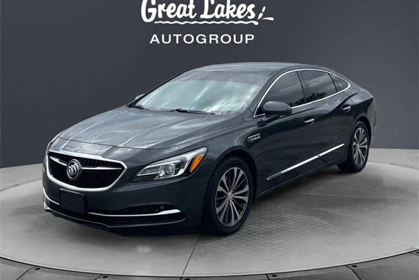 2017 Buick LaCrosse Essence photo 1