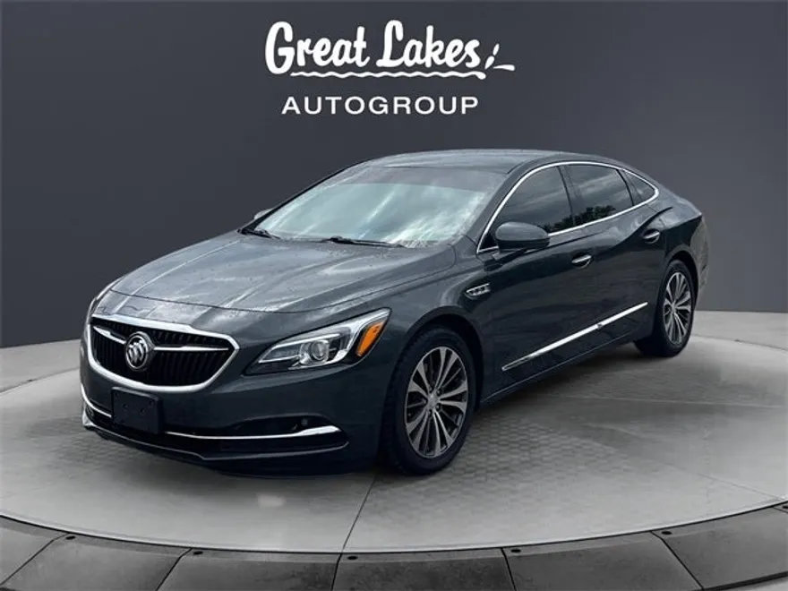 2017 Buick LaCrosse Essence photo 1