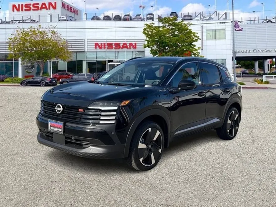2025 Nissan Kicks SV photo 1