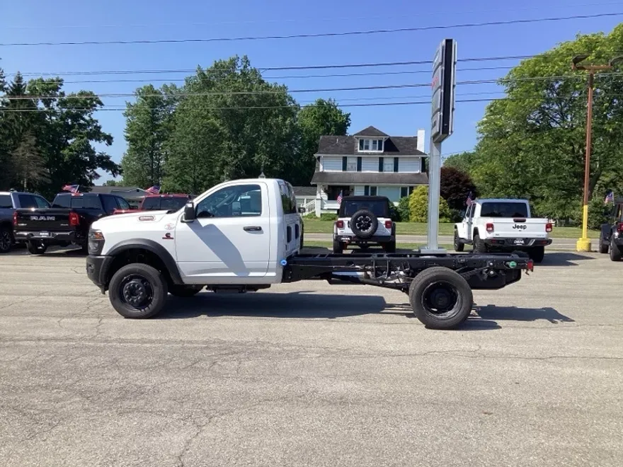 2025 Ram 5500 Tradesman photo 1