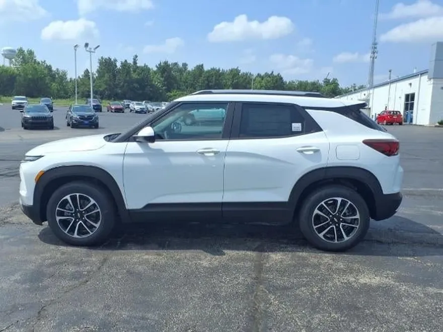 2026 Chevrolet Trailblazer LT photo 1