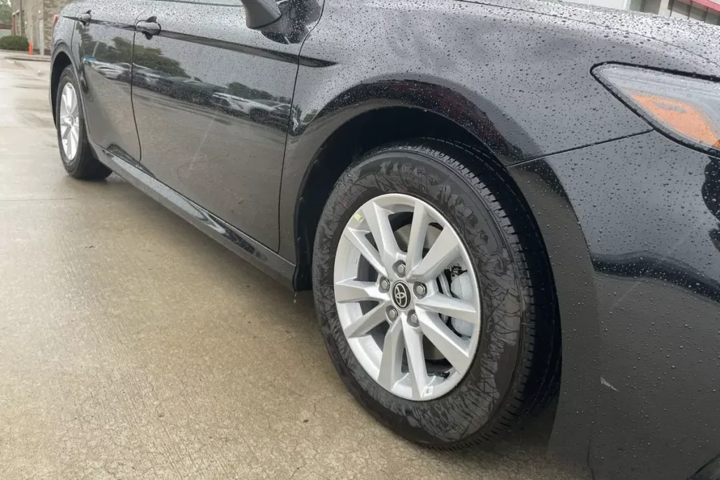2025 Toyota Camry LE photo 1