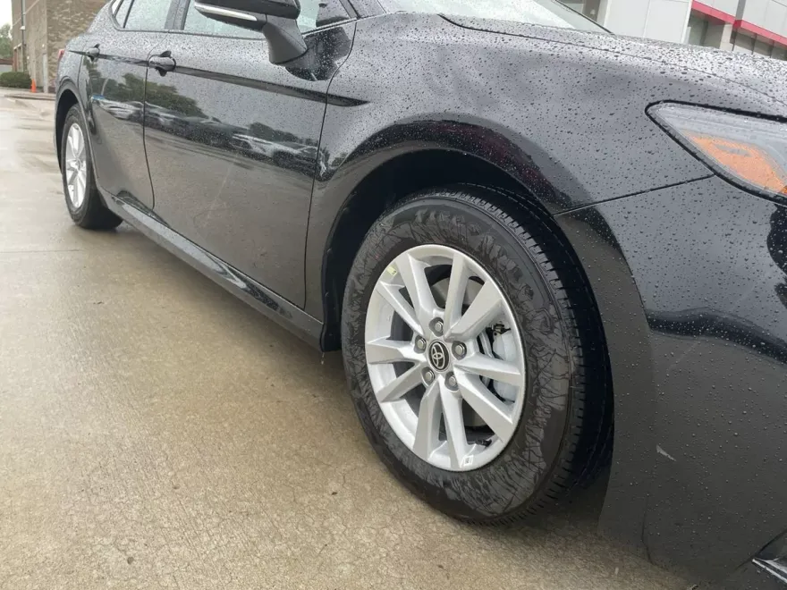 2025 Toyota Camry LE photo 1