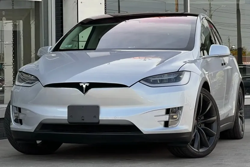 2018 Tesla Model X 75D photo 1