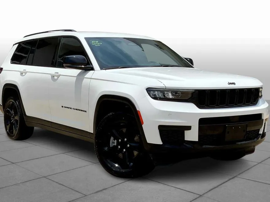 2023 Jeep Grand Cherokee Altitude photo 1