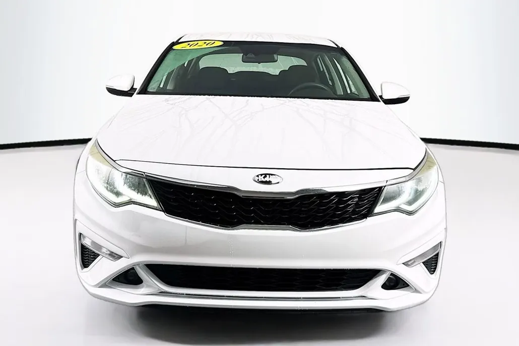 2020 Kia Optima LX photo 1