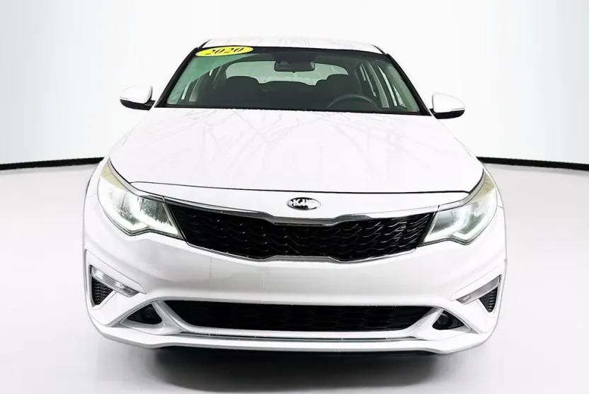 2020 Kia Optima LX photo 1
