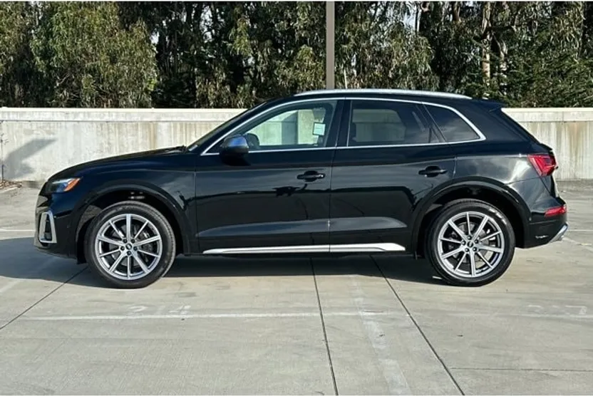 2023 Audi SQ5 Premium photo 1