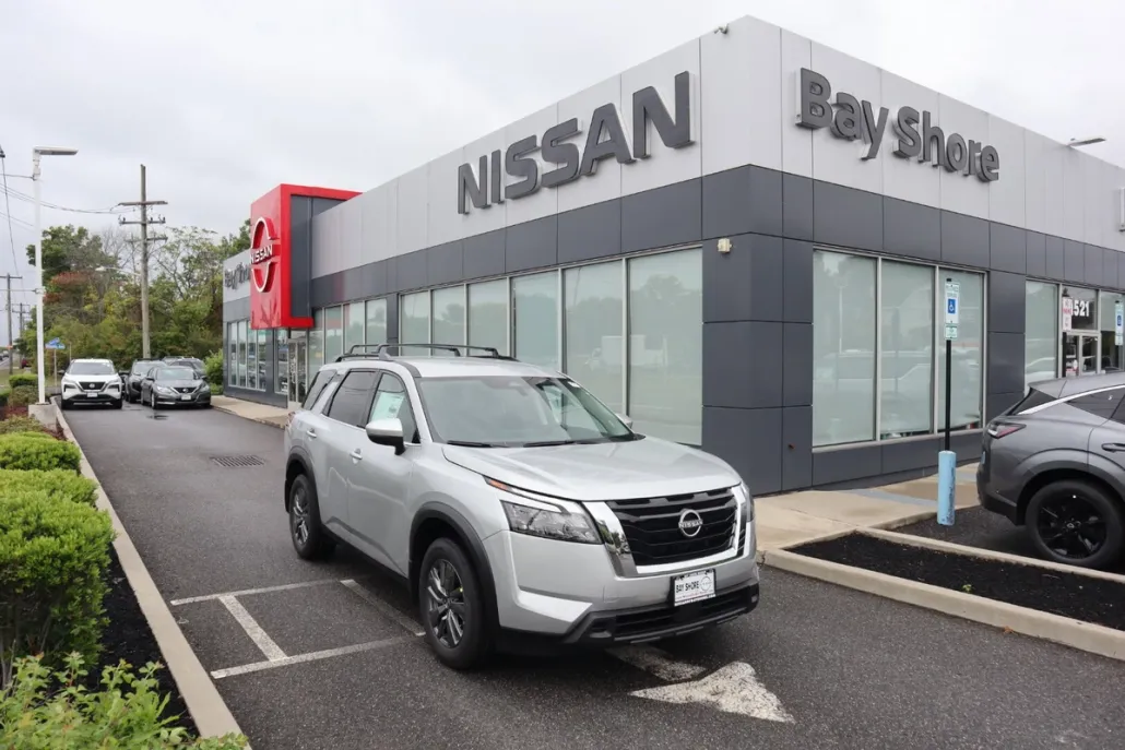 2025 Nissan Pathfinder SV photo 1