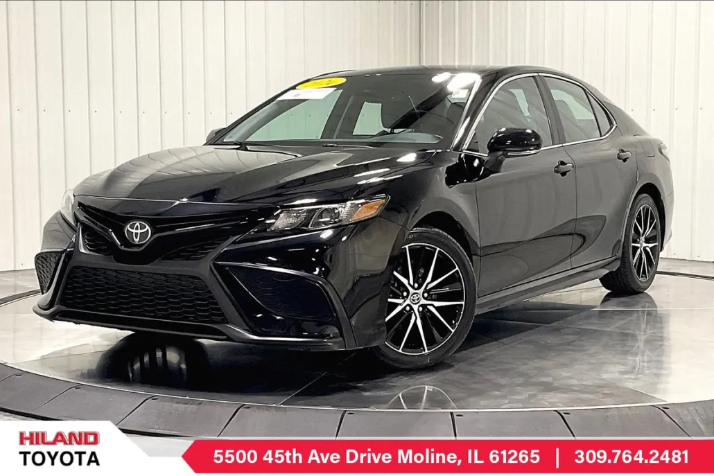 2024 Toyota Camry SE photo 1
