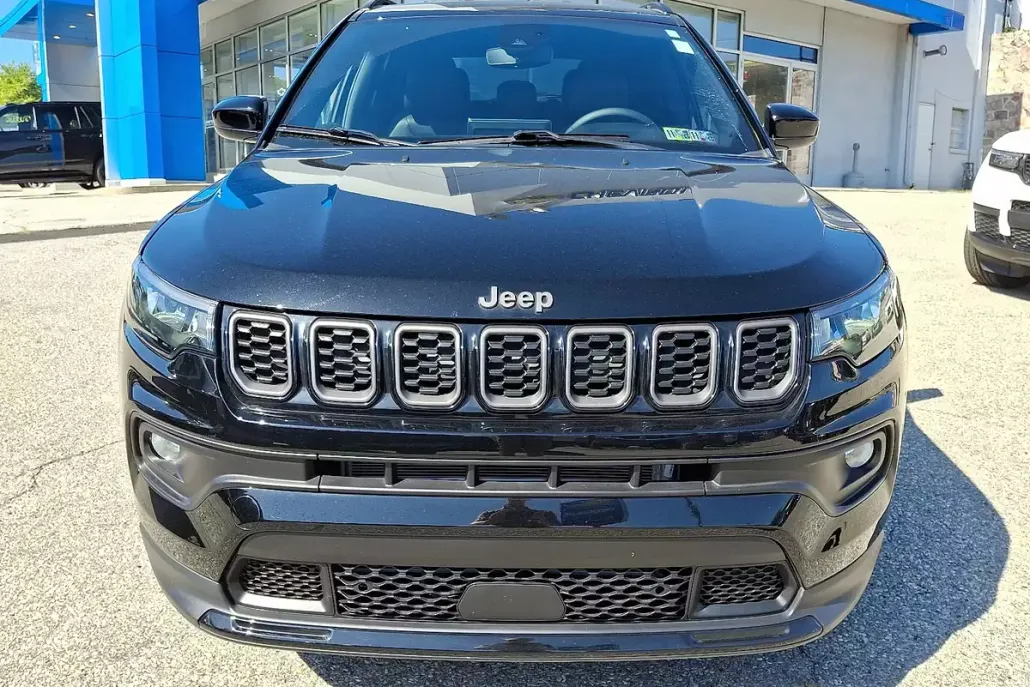 2024 Jeep Compass Latitude Sport photo 1