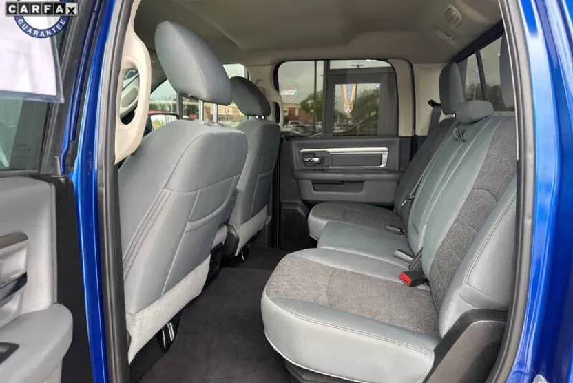 2018 Ram 1500 SLT photo 1