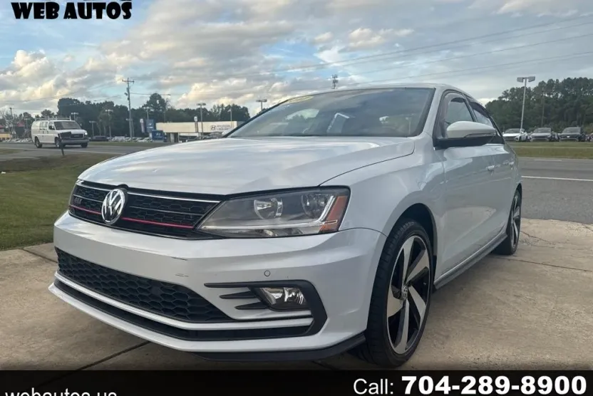 2017 Volkswagen Jetta GLI photo 1