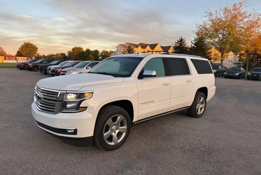 2019 Chevrolet Suburban Premier photo 1