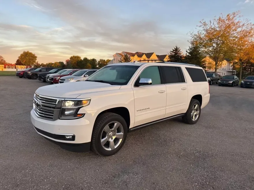 2019 Chevrolet Suburban Premier photo 1