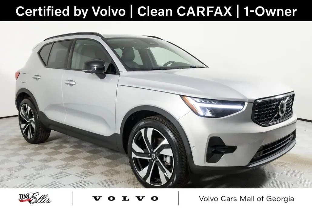 2025 Volvo XC40 Plus photo 1
