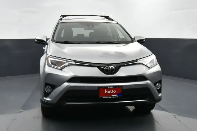 2018 Toyota RAV4 Limited photo 1
