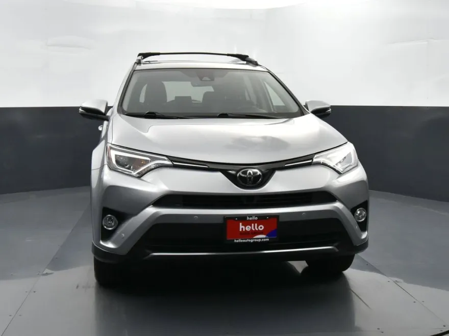 2018 Toyota RAV4 Limited photo 1