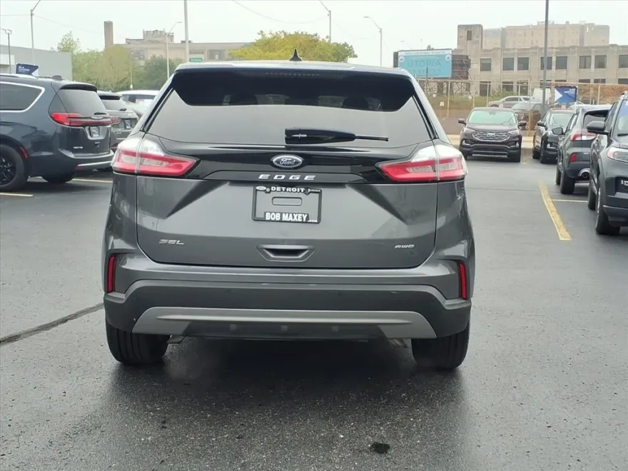 2024 Ford Edge SEL photo 1