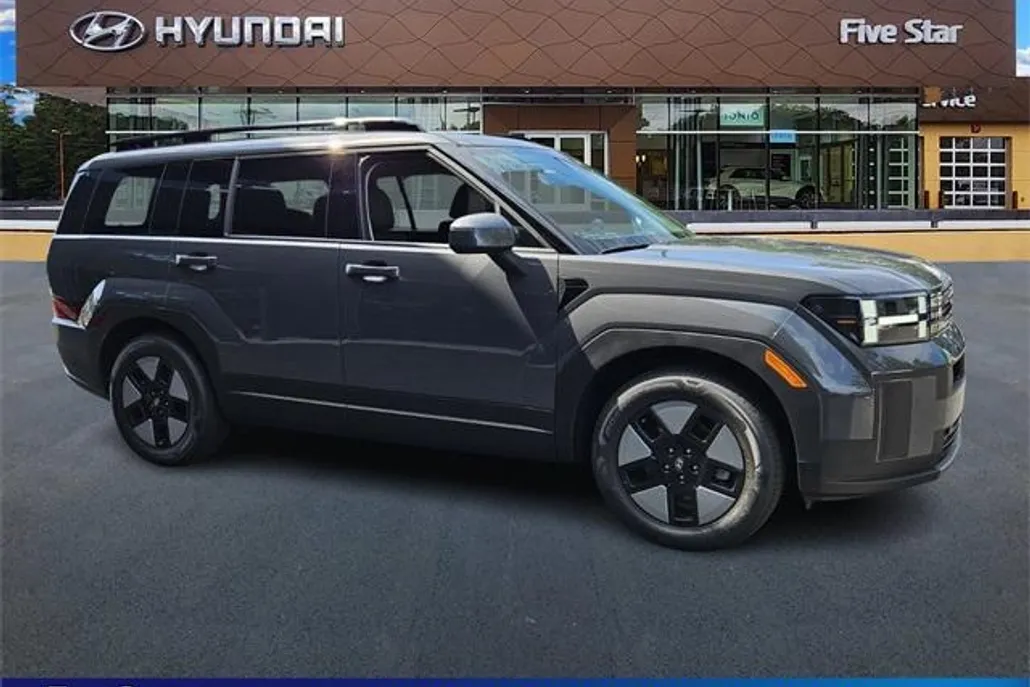 2025 Hyundai Santa Fe SEL photo 1