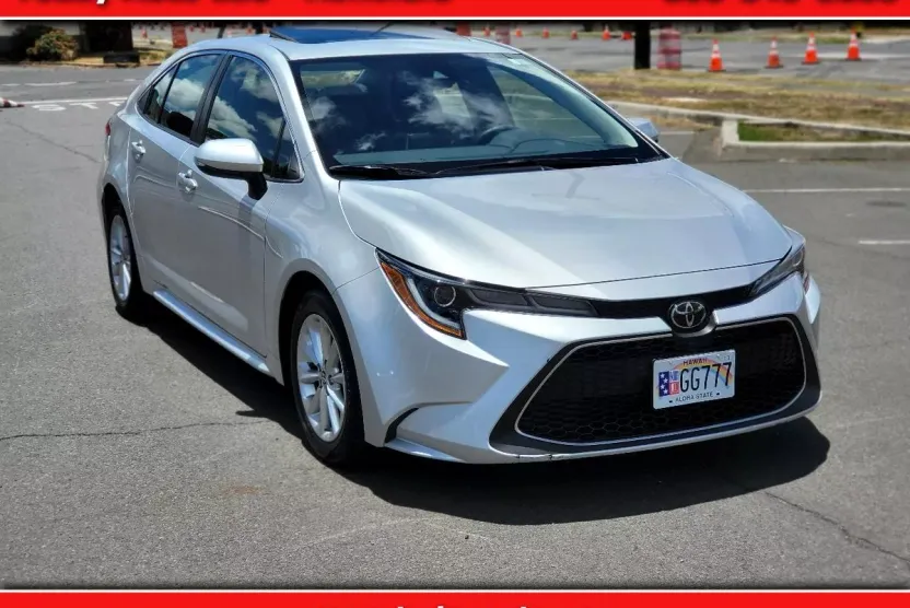 2021 Toyota Corolla XLE photo 1