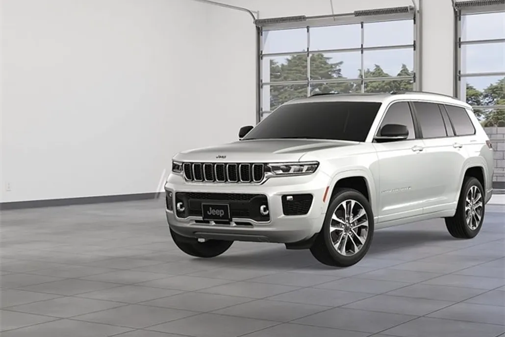 2025 Jeep Grand Cherokee Overland photo 1
