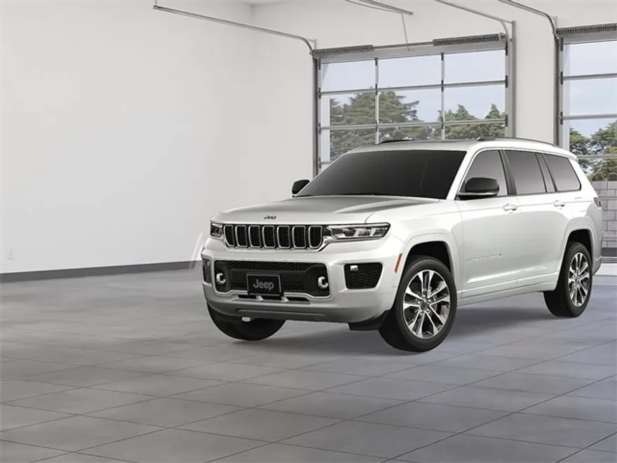 2025 Jeep Grand Cherokee Overland photo 1