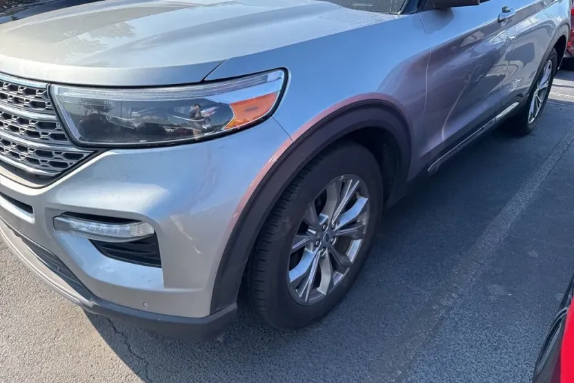 2023 Ford Explorer Limited photo 1