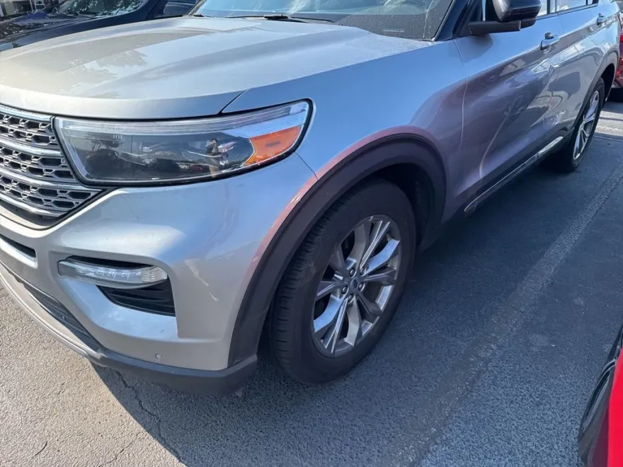 2023 Ford Explorer Limited photo 1