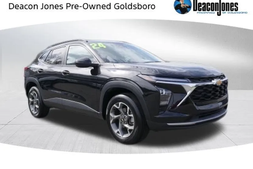 2024 Chevrolet Trax LT photo 1