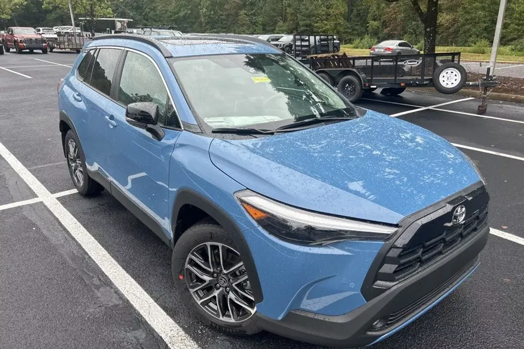 2026 Toyota Corolla Cross XLE photo 1