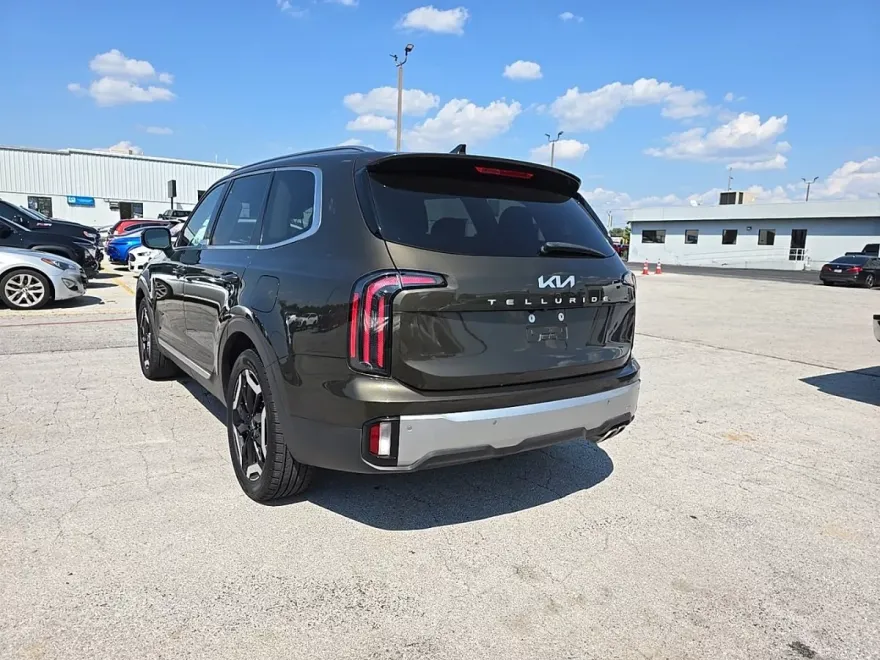 2023 Kia Telluride EX photo 1