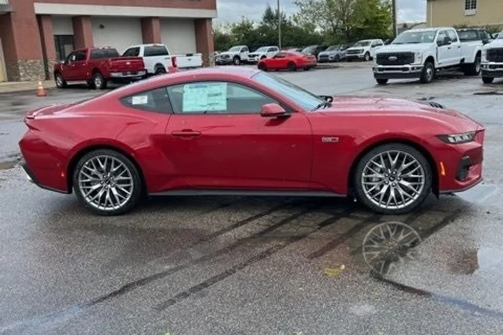 2024 Ford Mustang GT Premium photo 1