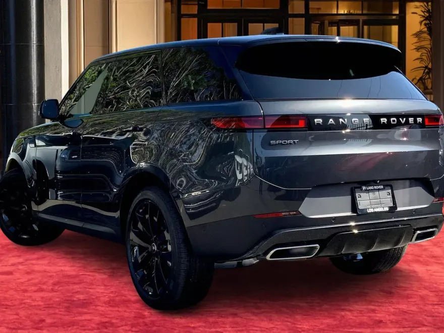 2025 Land Rover Range Rover Sport P360 SE photo 1