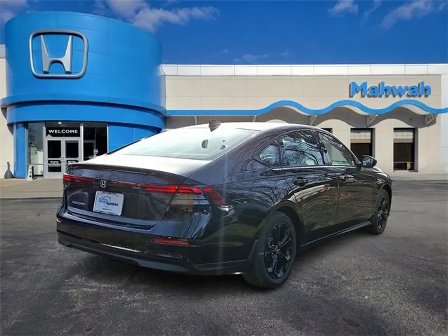 2025 Honda Accord SE photo 1