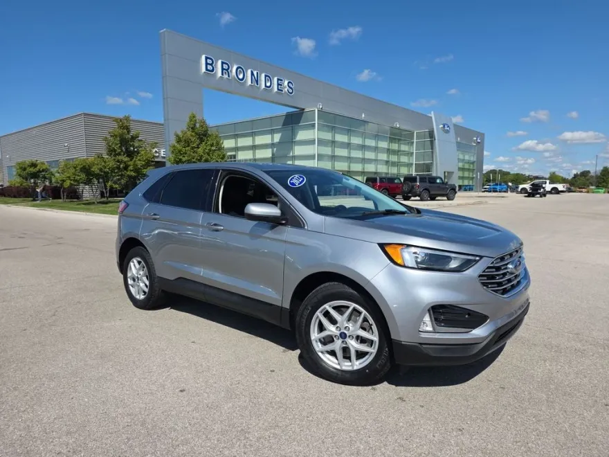 2022 Ford Edge SEL photo 1